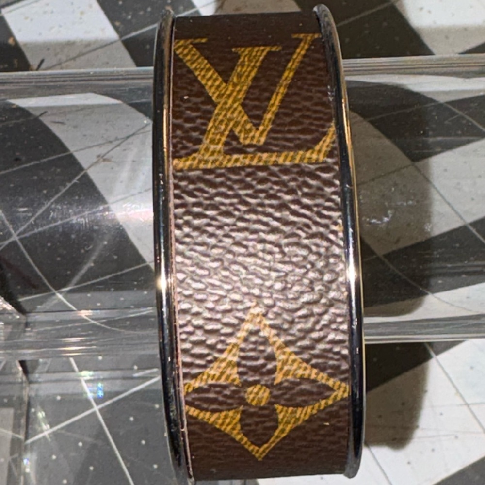 LV monogram cuff bracelet - Picture 4 of 8